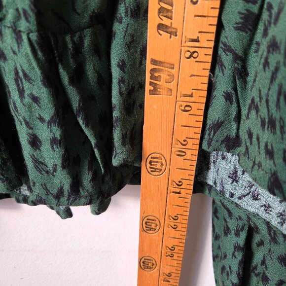 EUC AFRM SWEETHEART NECKLINE PEPLUM ANIMAL PRINT TOP SIZE M - Picture 16 of 16